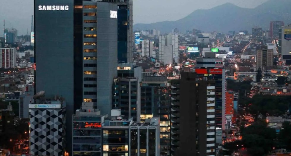 La resiliencia económica de Perú: Inversión, superávit y estabilidad fiscal