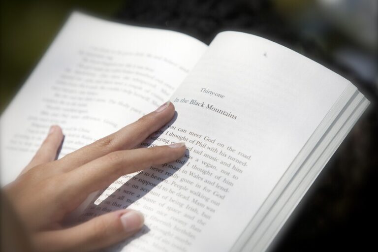 La Trampa de la Justificación: Por Qué el Texto Irregular es Mejor para Leer