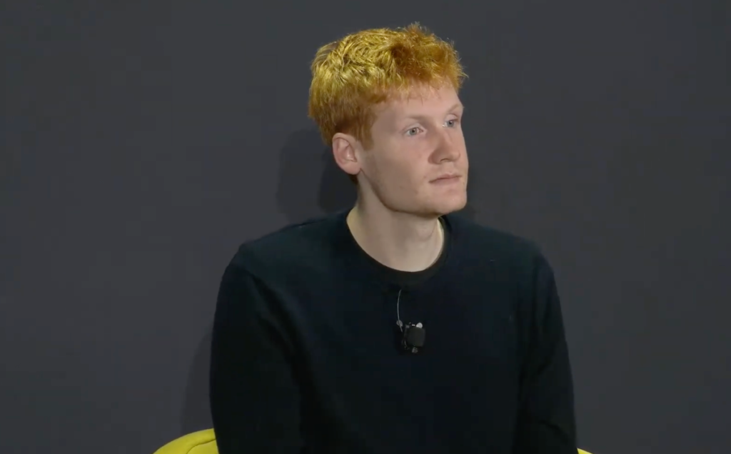 Cursor en negociaciones para recaudar más de $2B con valoración de $50B ante el auge empresarial