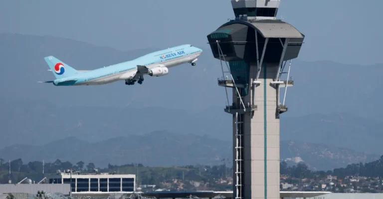 FAA Se Atrae a Gamers para Resolver Crisis de Control de Vuelos