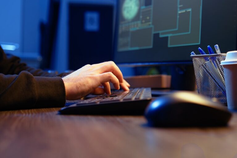 El peligro de los agentes de IA en el código: la amenaza ‘Comment and Control’