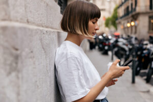 WhatsApp se convierte en ‘chupete emocional’: La ciencia advierte sobre el impacto de la incertidumbre en nuestra fragilidad