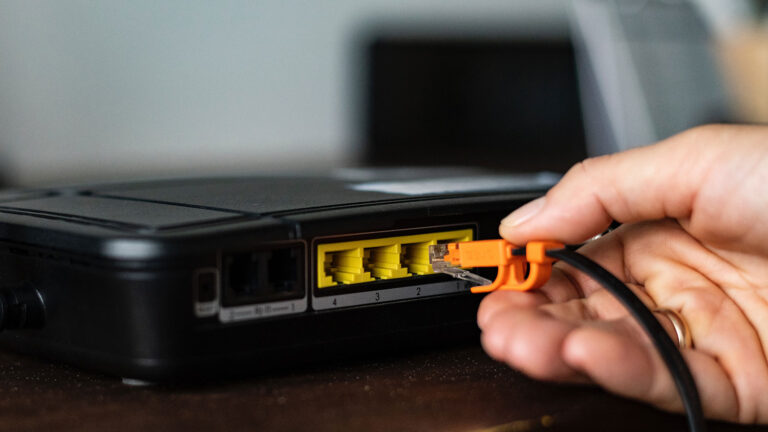 ¡Adiós a la lentitud! El Gobierno elevará por ley la velocidad mínima de internet en España a 100 Mbps