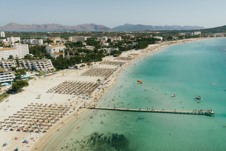 El Desvío del Turismo Español: ¿Por qué el coste interno empuja a viajar al extranjero?