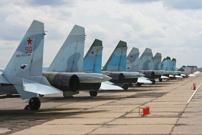 La paradoja de la guerra: Cómo Ucrania ha forzado a Rusia a transformar su fuerza aérea