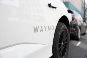 Waymo intensifica pruebas de robotaxis en Londres, acercándose al servicio comercial