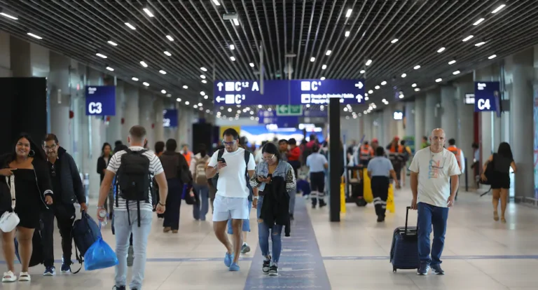 Alerta de IATA: La disputa por la TUUA amenaza la conectividad aérea de Perú