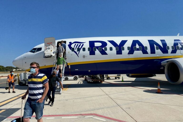 Baleares busca frenar la masificación turística fijando un techo de vuelos en sus aeropuertos