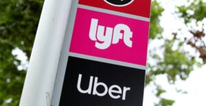 El Dilema de Lyft: ¿Cómo competir contra el dominio financiero y operativo de Uber Technologies?