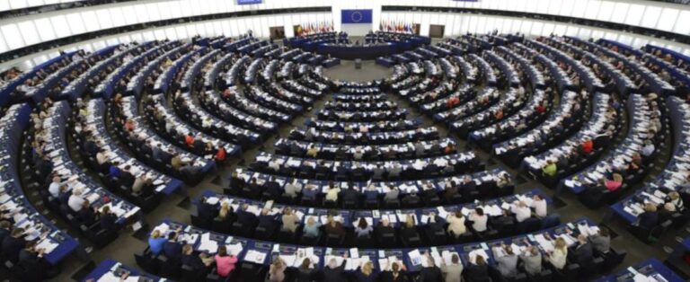 El fin de los motores de combustión en la UE: El Parlamento Europeo aprueba el límite de 2035