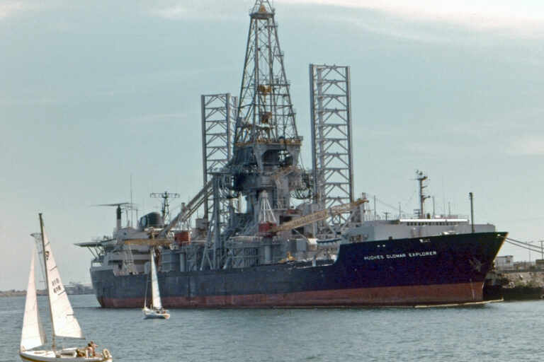El Robo Imposible: Cómo EEUU Recuperó un Submarino Nuclear Soviético a 5.000 Metros