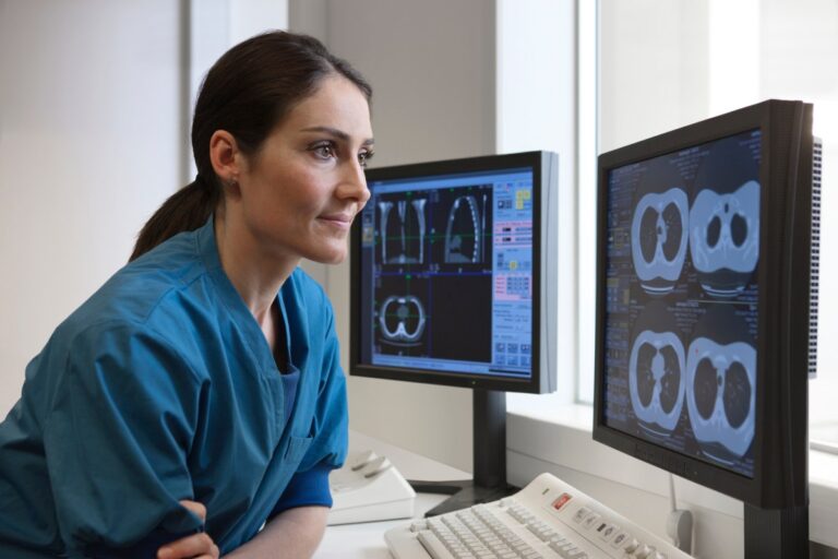 Estudio de Harvard: ¿Superan los Modelos de IA a Médicos Humanos en Diagnósticos de Emergencia?