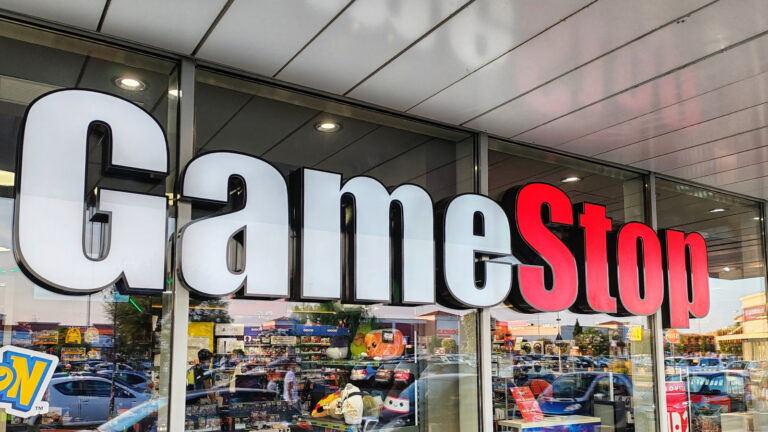 GameStop prepara oferta por eBay: ¿Un intento de rescate o una transformación digital masiva?