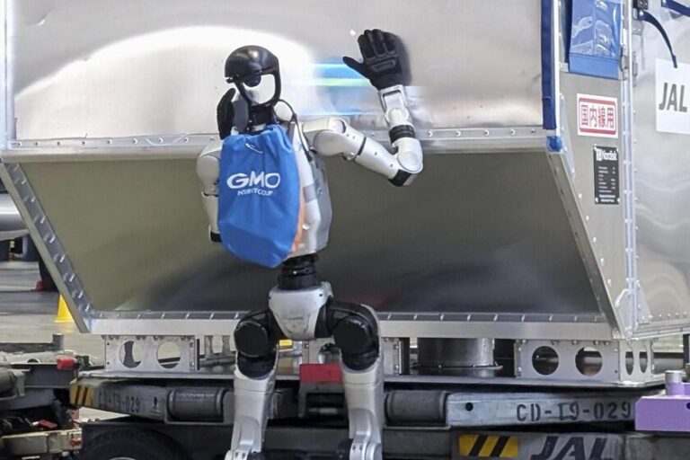 Japan Airlines apuesta por robots humanoides para enfrentar la escasez de personal en aeropuertos