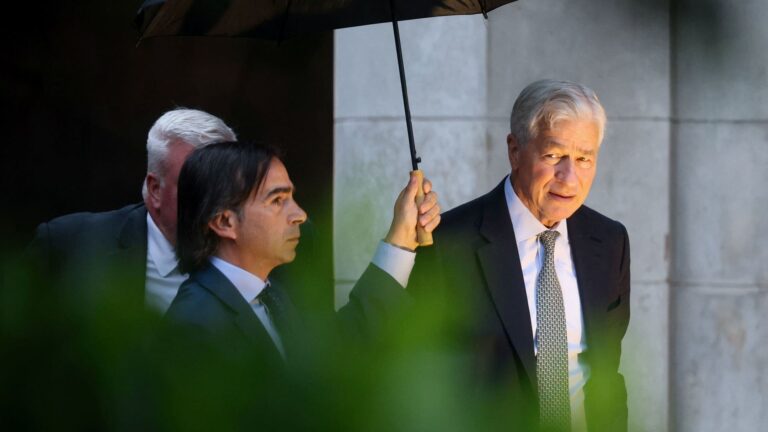 Más allá de las advertencias crediticias: Por qué el mercado de bonos está más preocupado por la transición en la Fed
