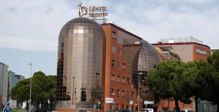 Titán de los seguros en juego: Allianz, Zurich y Generali pugnan por el negocio de Liberty en España